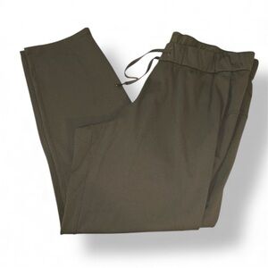 Lululemon On The Fly Pant *28"
Dark Olive size 12